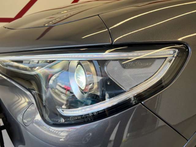 Alfa Romeo Stelvio 8