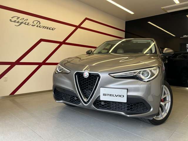 Alfa Romeo Stelvio 4