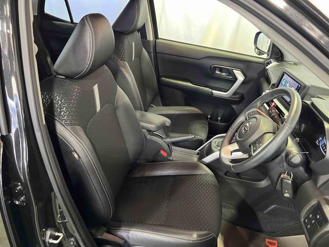 Daihatsu Rocky 12
