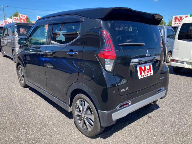 Mitsubishi eK X 10