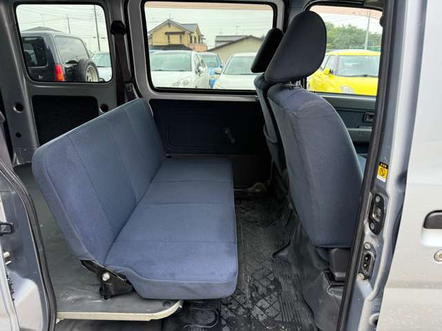 Daihatsu Hijet Cargo 11