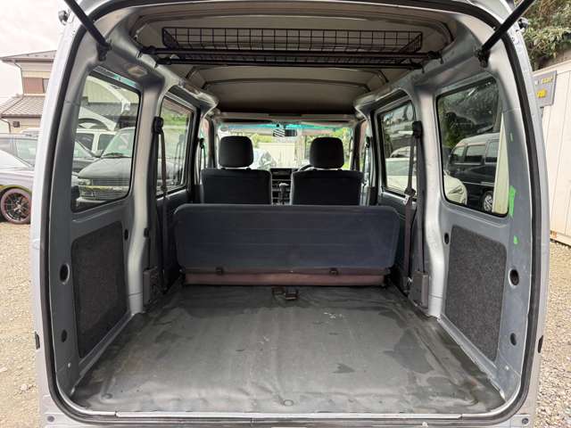 Daihatsu Hijet Cargo 12