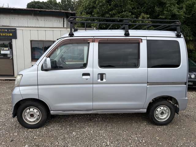 Daihatsu Hijet Cargo 4