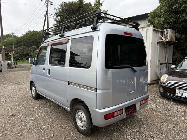 Daihatsu Hijet Cargo 5