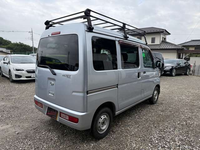 Daihatsu Hijet Cargo 7