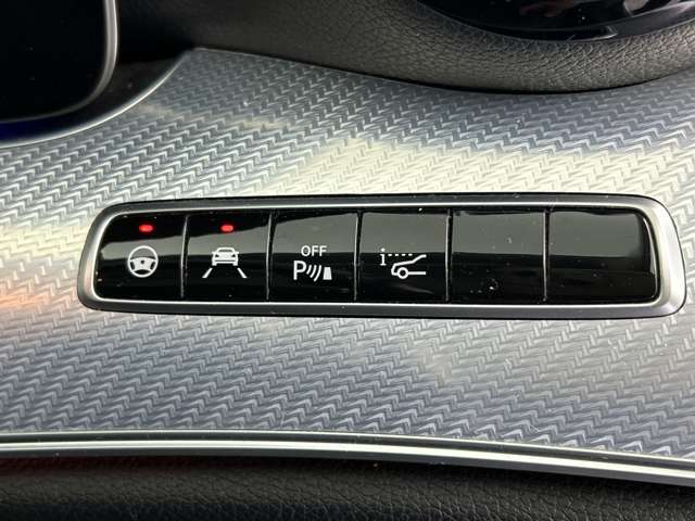 Mercedes-Benz E-Class All-Terrain 10