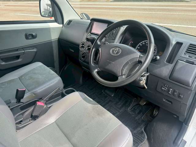 Toyota Town Ace Van 7