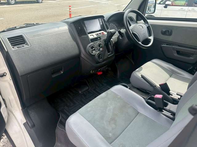 Toyota Town Ace Van 9