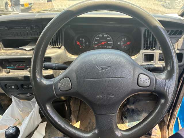 Daihatsu Hijet Cargo 11