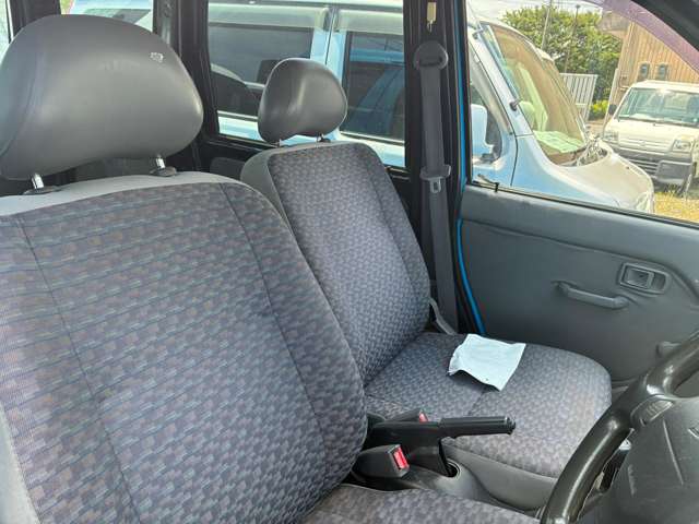Daihatsu Hijet Cargo 5