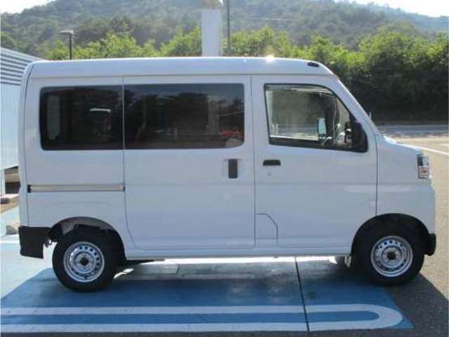 Daihatsu Hijet Cargo 4