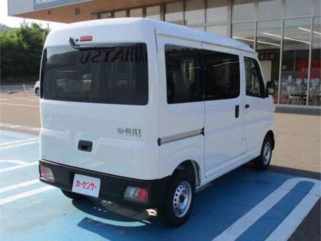 Daihatsu Hijet Cargo 5