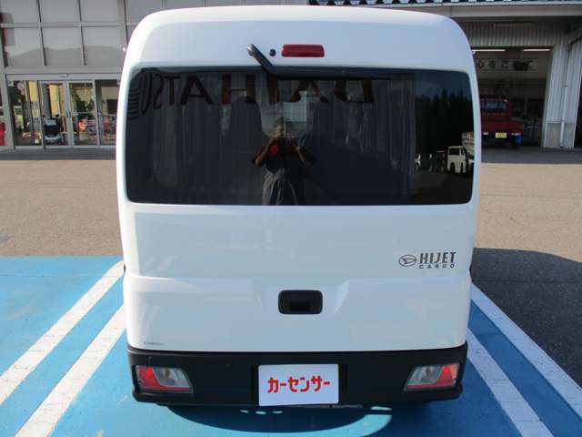 Daihatsu Hijet Cargo 6