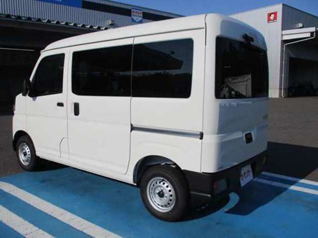 Daihatsu Hijet Cargo 7