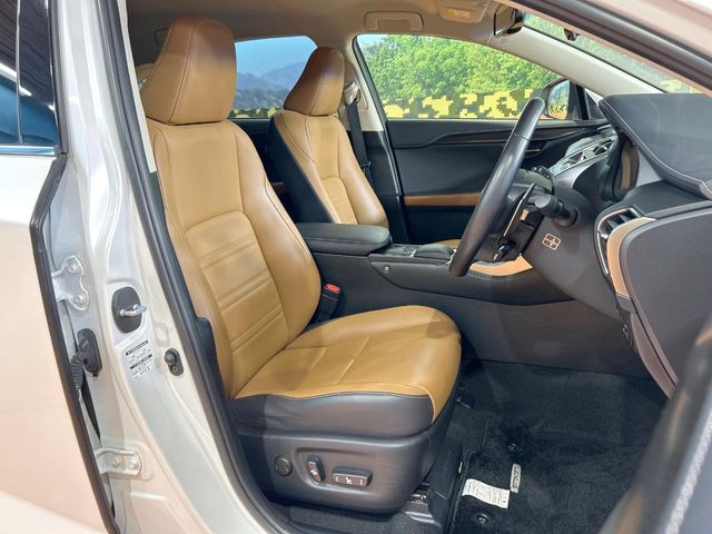 Lexus NX 8