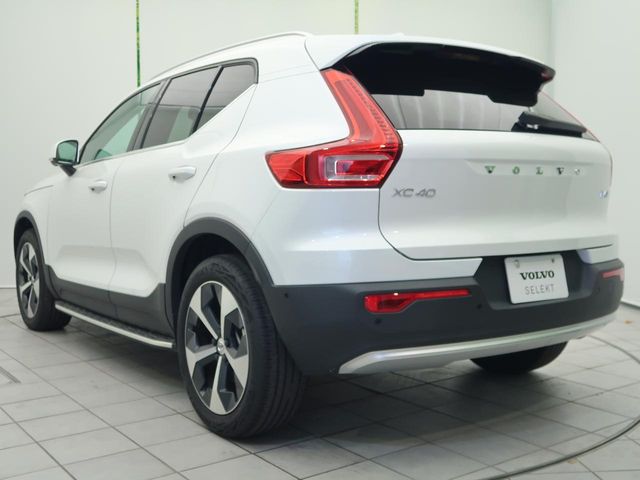 Volvo XC40 12