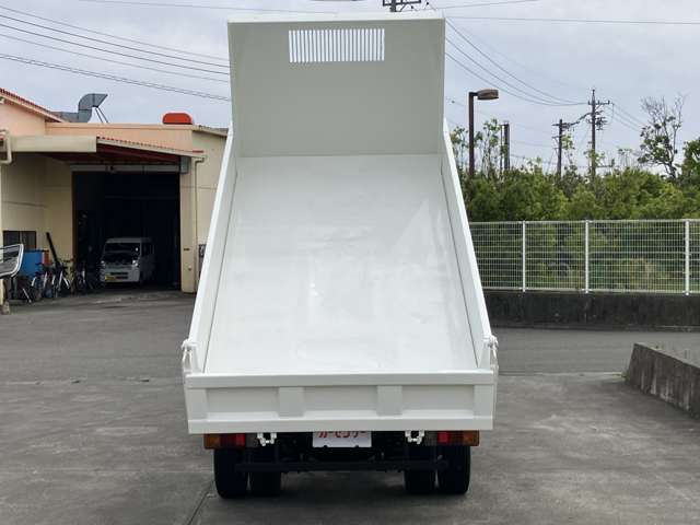 Hino Dutro 6