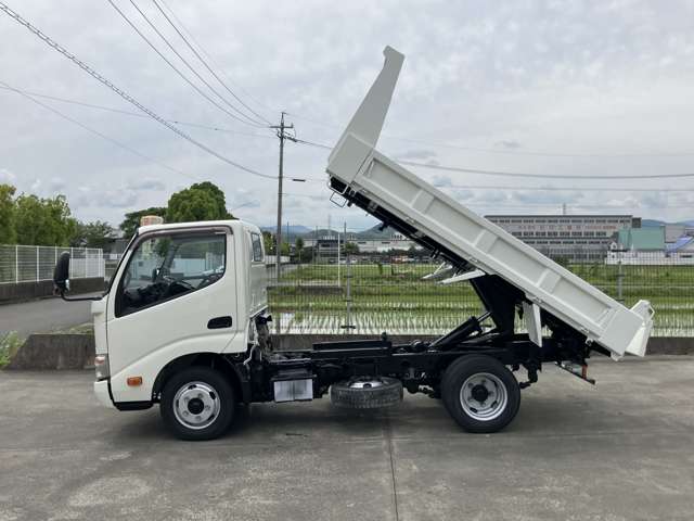 Hino Dutro 8