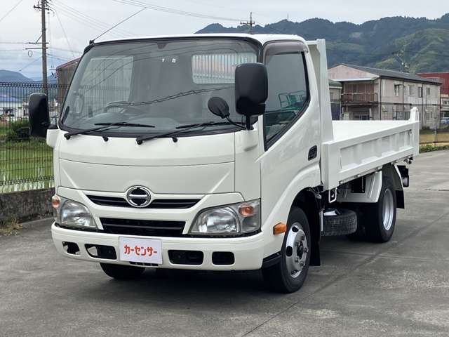 Hino Dutro 9