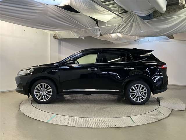 Toyota Harrier 4
