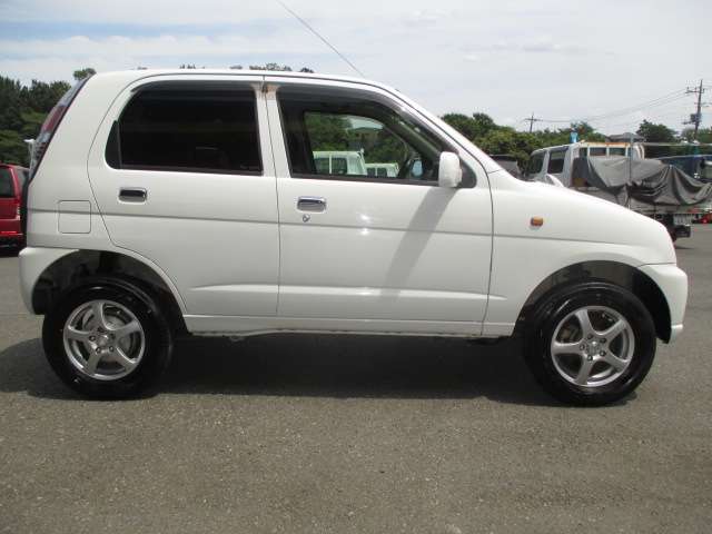 Daihatsu Terios Kid 4