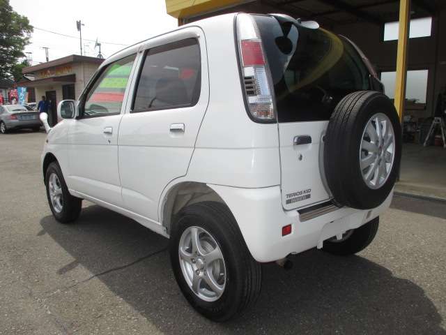 Daihatsu Terios Kid 8