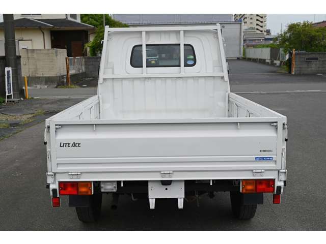 Toyota Light Ace Truck 6