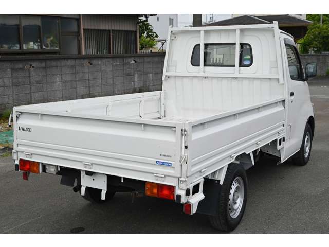 Toyota Light Ace Truck 7