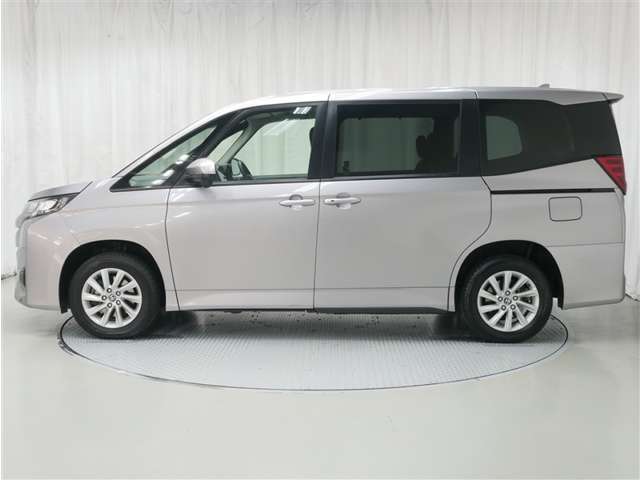 Toyota Noah 2
