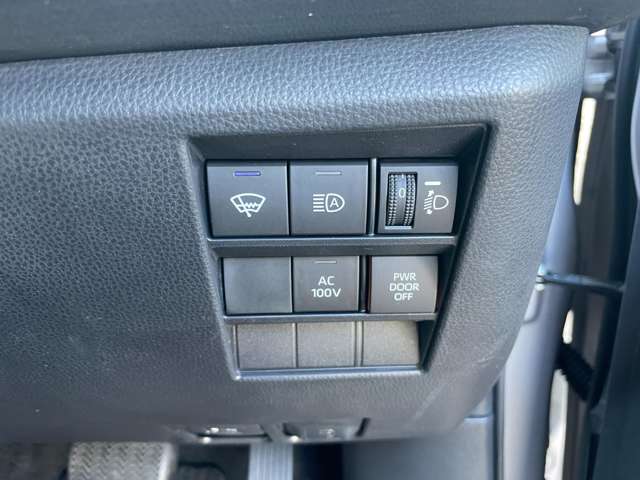 Toyota Noah 9