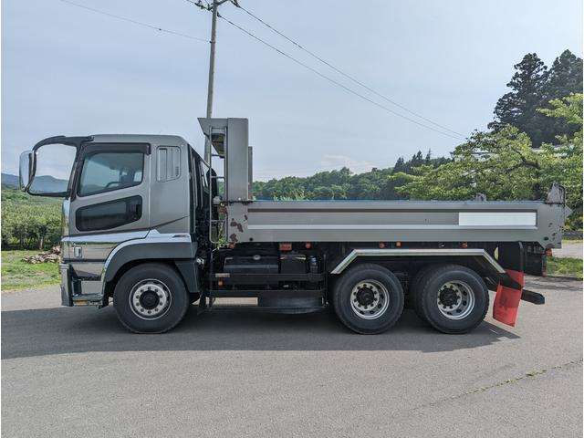 Mitsubishi Fuso Super Great 3