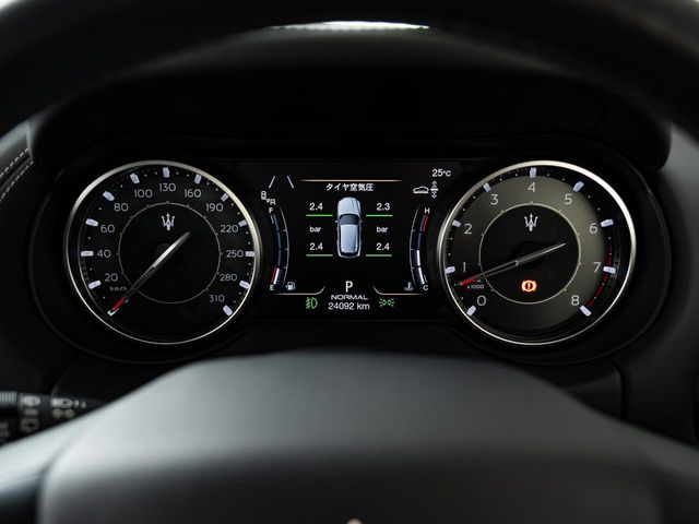 Maserati Levante 11
