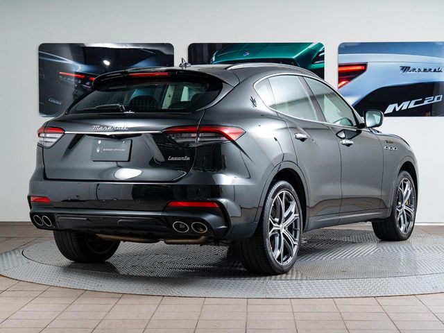 Maserati Levante 4