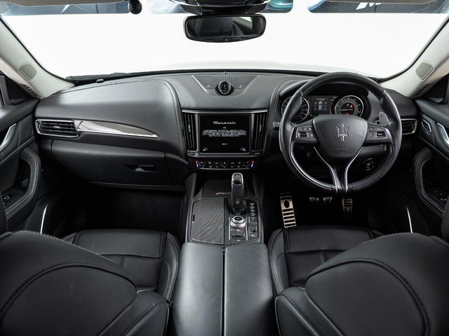 Maserati Levante 5