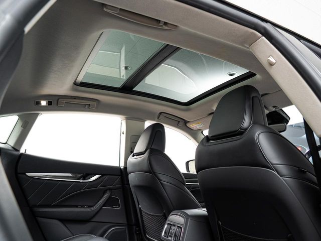 Maserati Levante 7