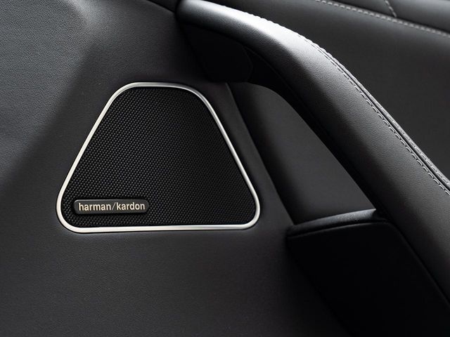 Maserati Levante 8