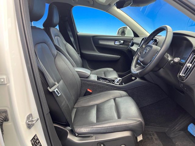 Volvo XC40 9