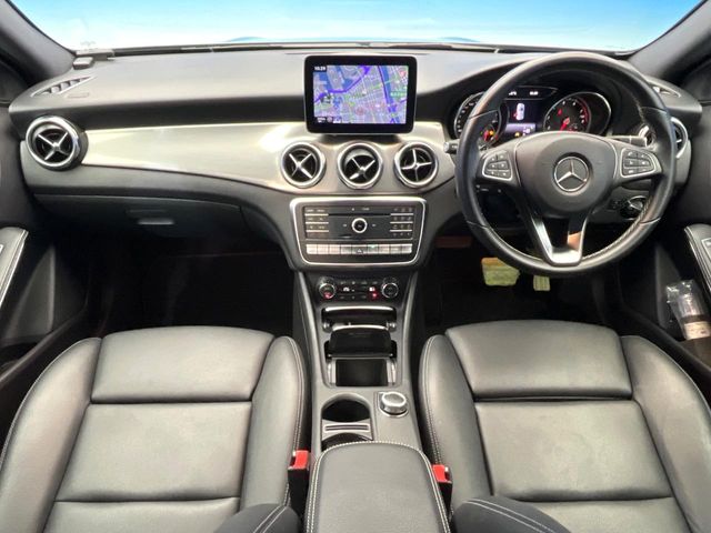 Mercedes-Benz GLA-Class 2