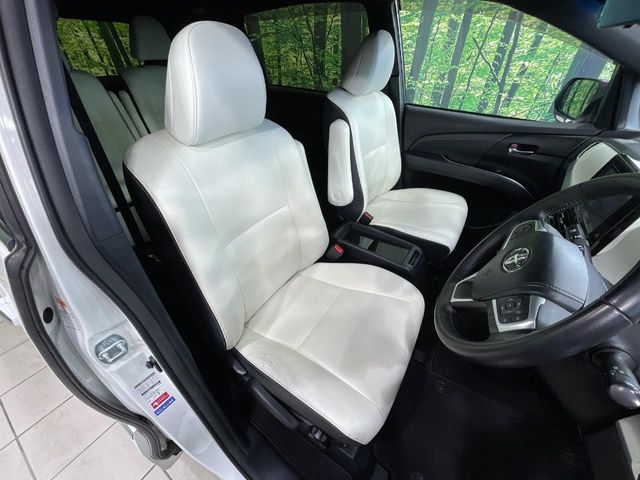 Toyota Estima 8