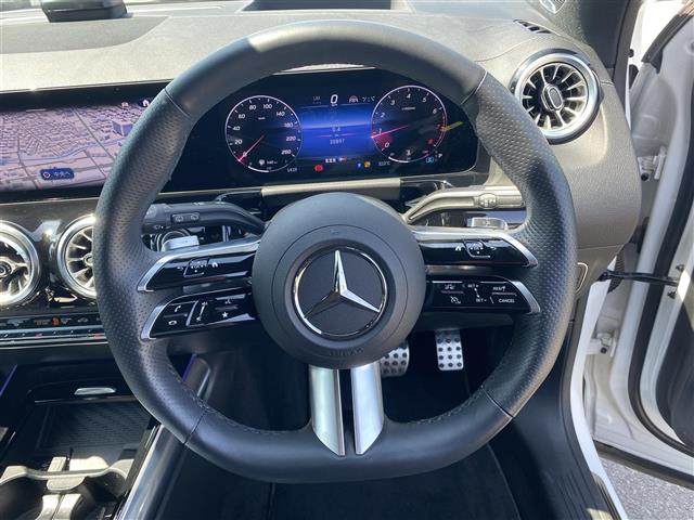 Mercedes-Benz GLA-Class 5