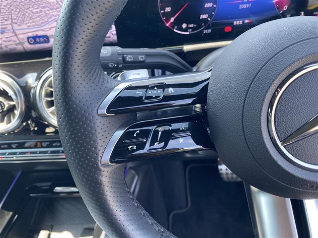 Mercedes-Benz GLA-Class 6