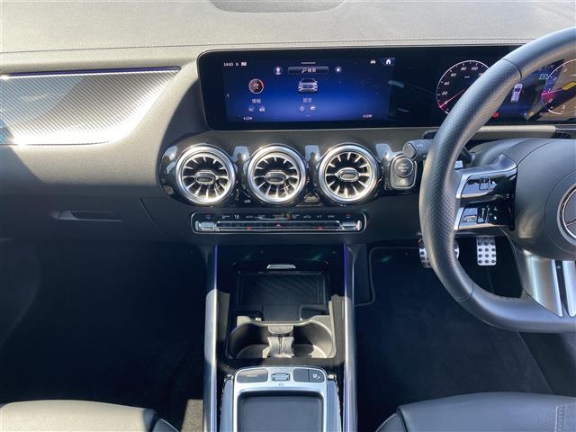 Mercedes-Benz GLA-Class 8