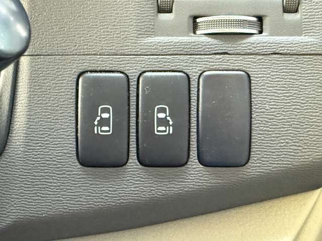 Toyota Isis 7