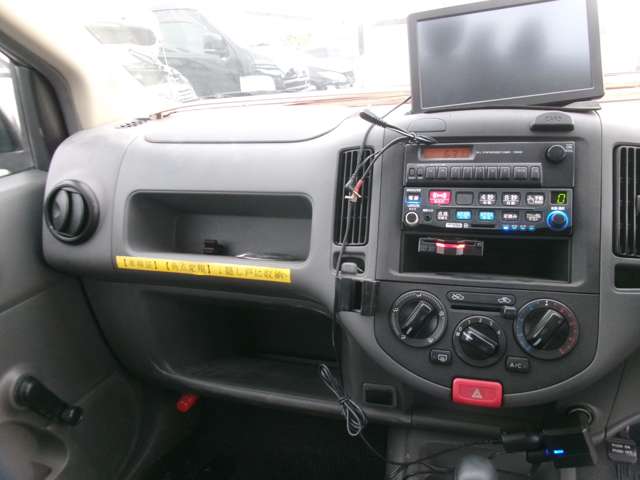 Nissan AD 11