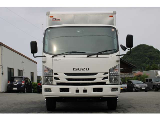 Isuzu Elf 2