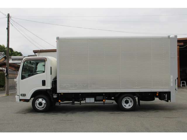 Isuzu Elf 4