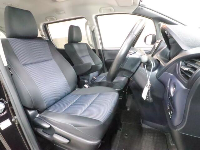 Toyota Voxy 5
