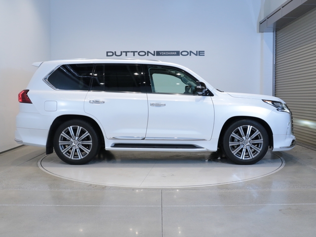 Lexus LX 7