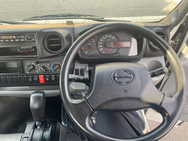 Hino Dutro 11