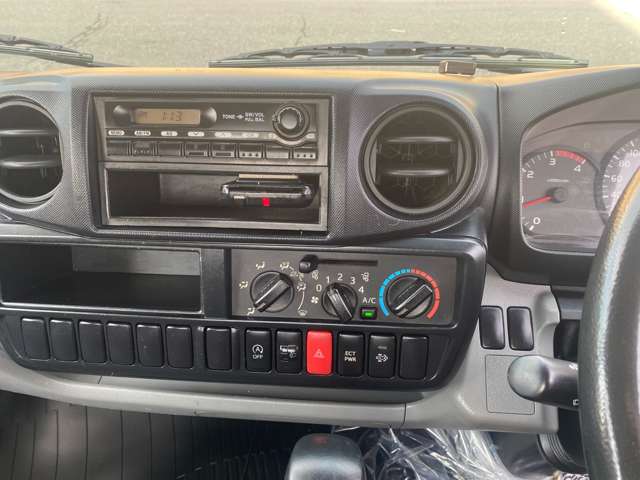 Hino Dutro 12
